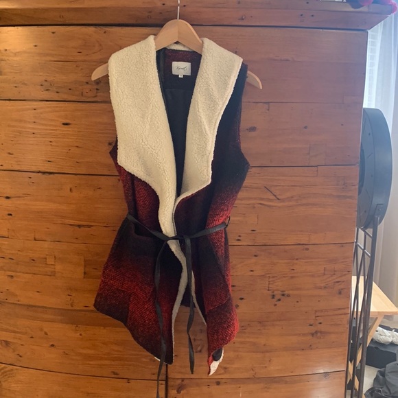 Kismet lined wool/polyester red/black weave with black pleather belt. - Picture 1 of 3